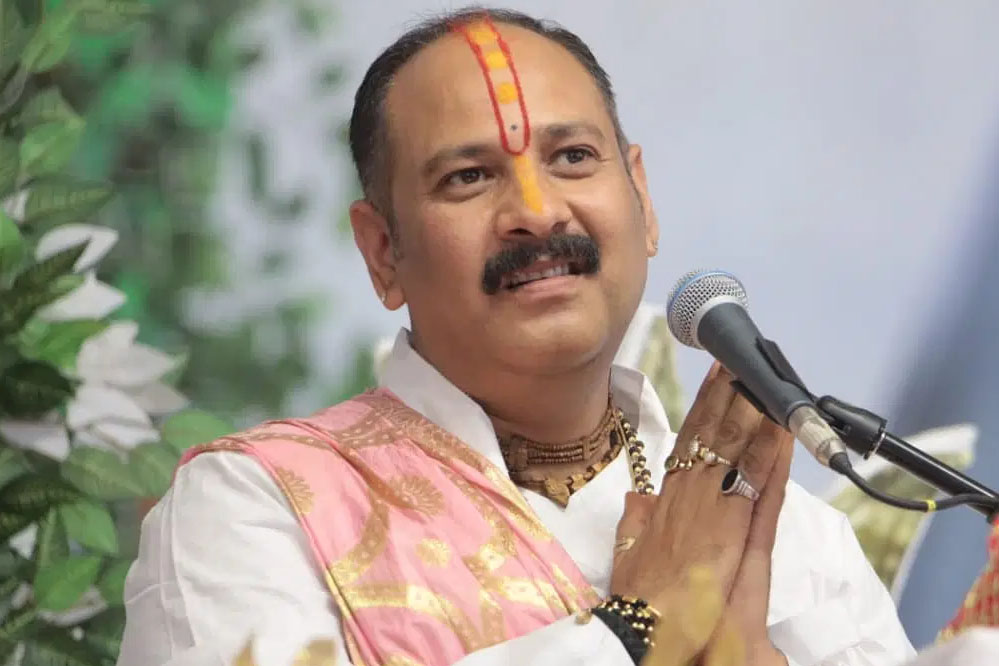 सीहोर में महादेव की होली, पंडित मिश्रा बोले—नबाव ने रोकी थी, हमने फिर शुरू की; अमेरिका-इजराइल और ईरान युद्ध पर कहा—अब शांति हो