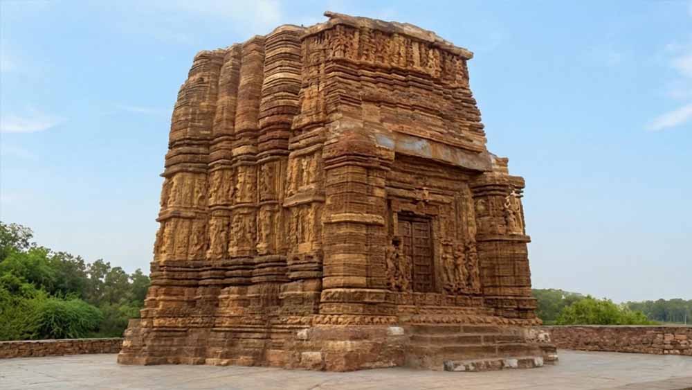 पत्थरों में दर्ज इतिहास: जहाँ हर पत्थर कहती है एक कहानी पत्थरों में दर्ज इतिहास: जहाँ हर पत्थर कहती है एक कहानी