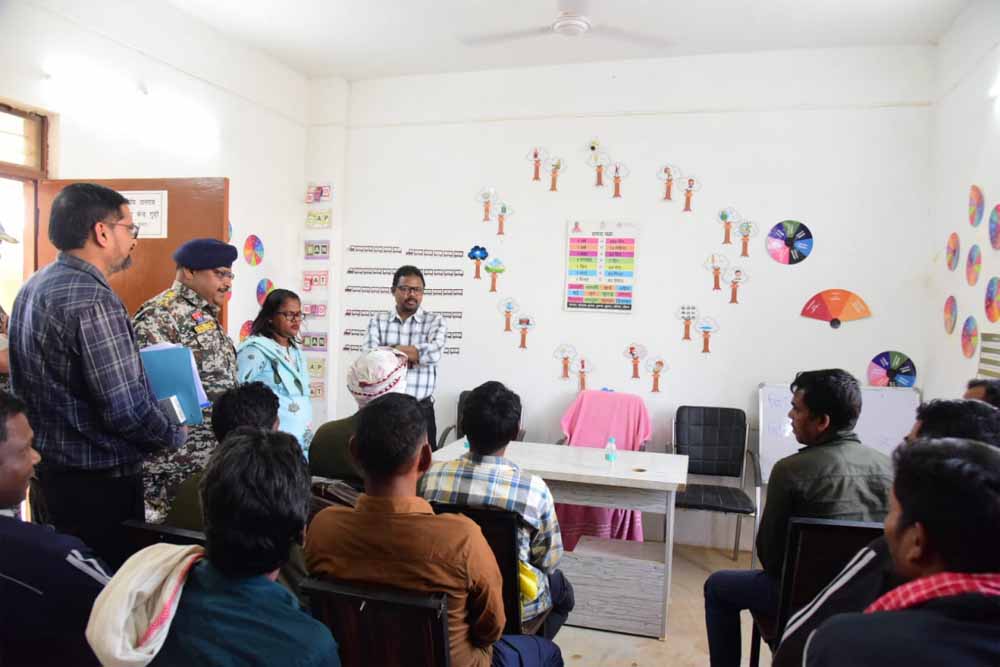 अपर मुख्य सचिव मनोज पिंगुआ ने पुनर्वास केंद्र का किया निरीक्षण अपर मुख्य सचिव मनोज पिंगुआ ने पुनर्वास केंद्र का किया निरीक्षण