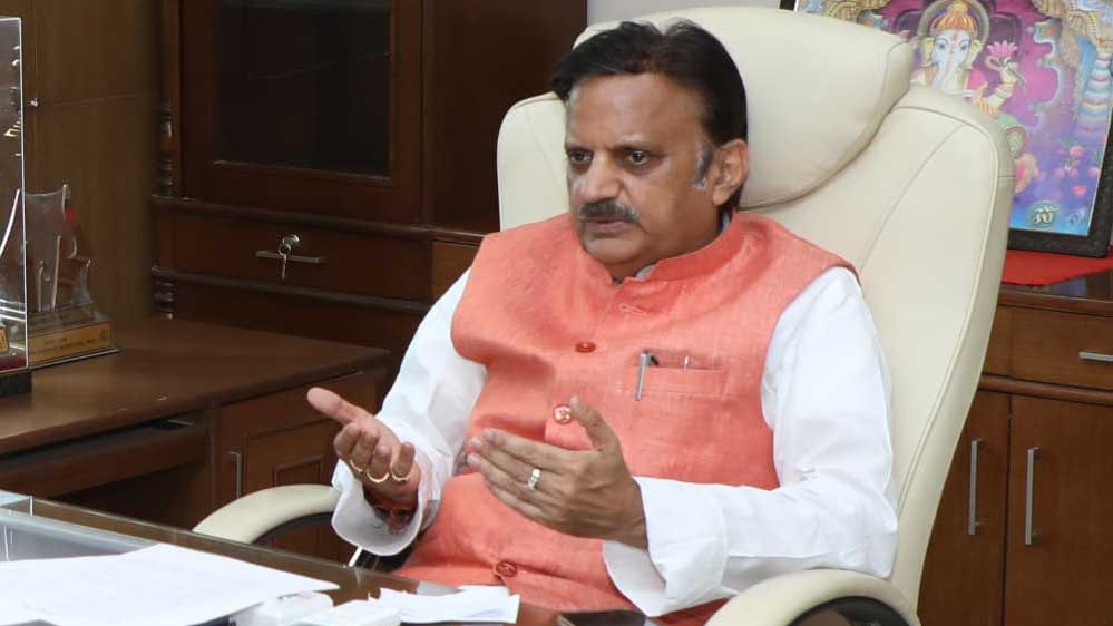 जूनियर डॉक्टर प्रदेश की स्वास्थ्य व्यवस्था की महत्वपूर्ण कड़ी: उप मुख्यमंत्री  शुक्ल