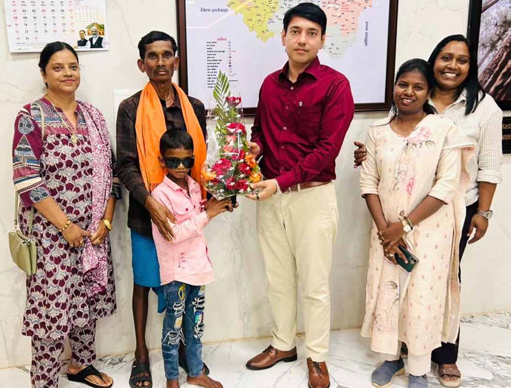 बस्तर के नन्हे ललित की आंखों में लौटी रोशनी जिला अस्पताल में हुआ जन्मजात मोतियाबिंद का सफल ऑपरेशन बस्तर के नन्हे ललित की आंखों में लौटी रोशनी जिला अस्पताल में हुआ जन्मजात मोतियाबिंद का सफल ऑपरेशन