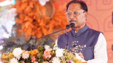 लाल आतंक पर निर्णायक प्रहार: बस्तर में हार्डकोर नक्सली कमांडर पापाराव सहित कुल 18 माओवादियों का आत्मसमर्पण