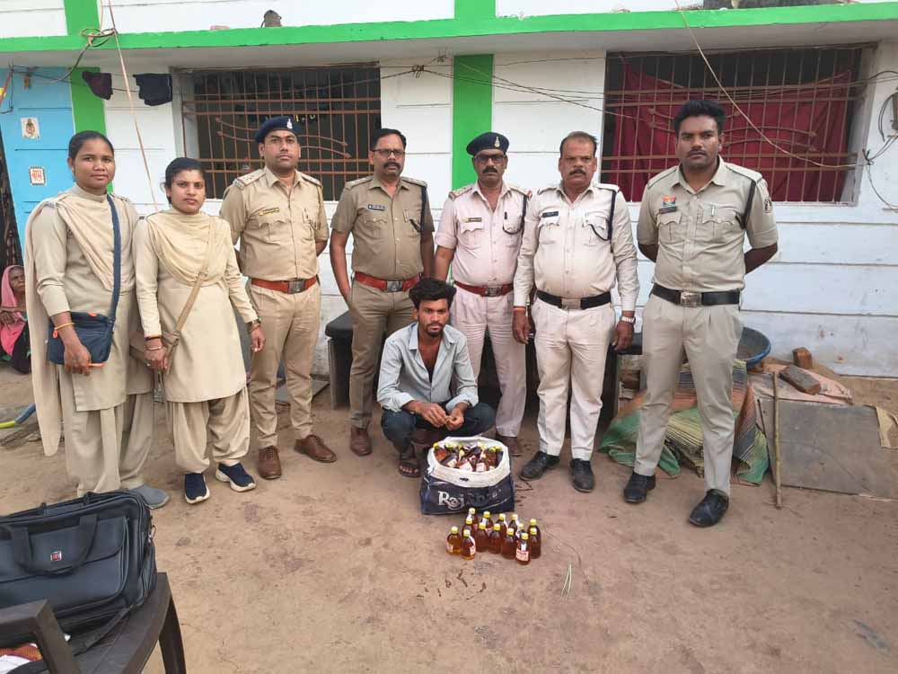 संयुक्त टीम ने 10 हजार रुपए से अधिक की देशी मदिरा किया जब्त