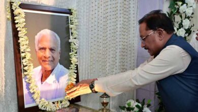 मुख्यमंत्री  विष्णुदेव साय ने लोकतंत्र सेनानी स्वर्गीय महावीर प्रसाद जैन को दी श्रद्धांजलि