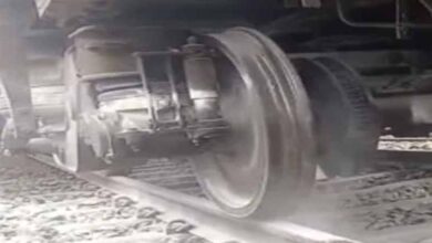 जनशताब्दी एक्सप्रेस में बड़ा खतरा टला: पहिये से उठा धुआं, यात्रियों में मचा हड़कंप