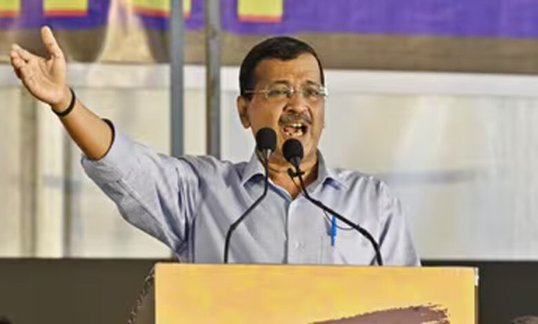 गुजरात चुनाव से पहले बड़ा दांव: केजरीवाल बोले- सरकार बनी तो महिलाओं को मिलेंगे ₹1000 हर महीने गुजरात चुनाव से पहले बड़ा दांव: केजरीवाल बोले- सरकार बनी तो महिलाओं को मिलेंगे ₹1000 हर महीने