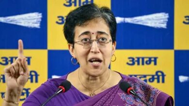 दिल्ली सरकार पर दबाव: आतिशी को चेतावनी, 4 विधायकों का निलंबन रद्द करो वरना…