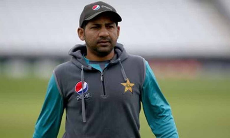 सरफराज अहमद ने इंटरनेशनल क्रिकेट से लिया संन्यास, बाबर आजम का जिक्र कर याद किया करियर सरफराज अहमद ने इंटरनेशनल क्रिकेट से लिया संन्यास, बाबर आजम का जिक्र कर याद किया करियर