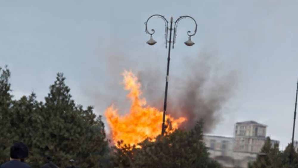 अजरबैजान ने ईरान सीमा पर खोला सड़क मार्ग, ड्रोन हमले के बाद लगाया था बंदिश अजरबैजान ने ईरान सीमा पर खोला सड़क मार्ग, ड्रोन हमले के बाद लगाया था बंदिश