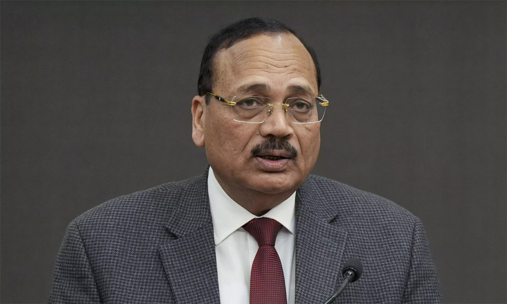 CJI के आदेश पर भाई को फोन! कोर्ट में जस्टिस सूर्यकांत ने लगाई फटकार CJI के आदेश पर भाई को फोन! कोर्ट में जस्टिस सूर्यकांत ने लगाई फटकार