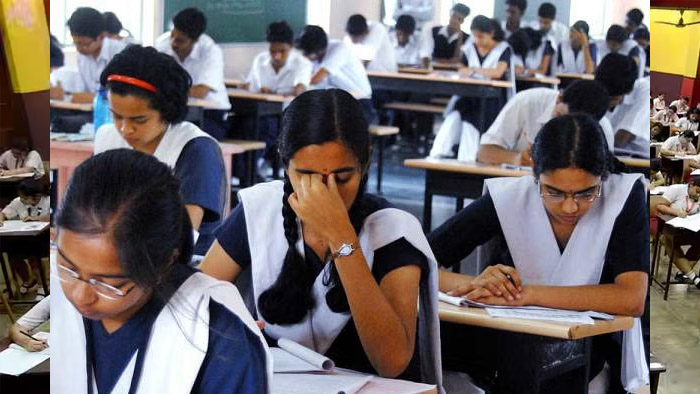 CBSE ने मिडिल-ईस्ट के 8 देशों में 12वीं की सभी परीक्षा रद्द की, 10 अप्रैल तक रहेगा असर CBSE ने मिडिल-ईस्ट के 8 देशों में 12वीं की सभी परीक्षा रद्द की, 10 अप्रैल तक रहेगा असर