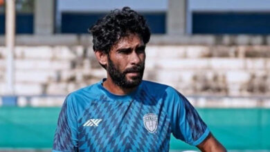 कोच्चि में भारतीय फुटबॉल  टीम का अपमन ,टीम के हेड कोच खालिद जमील और खिलाड़ियों को स्टेडियम में घुसने से रोका