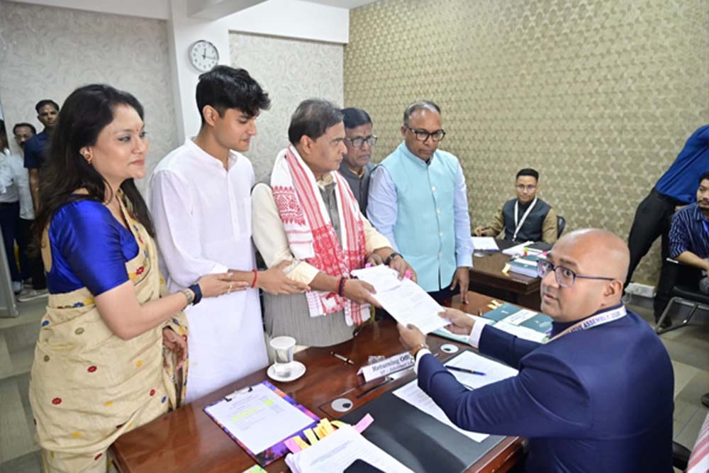 असम चुनाव: Himanta Biswa Sarma ने भरा नामांकन, 7वीं बार आजमा रहे किस्मत