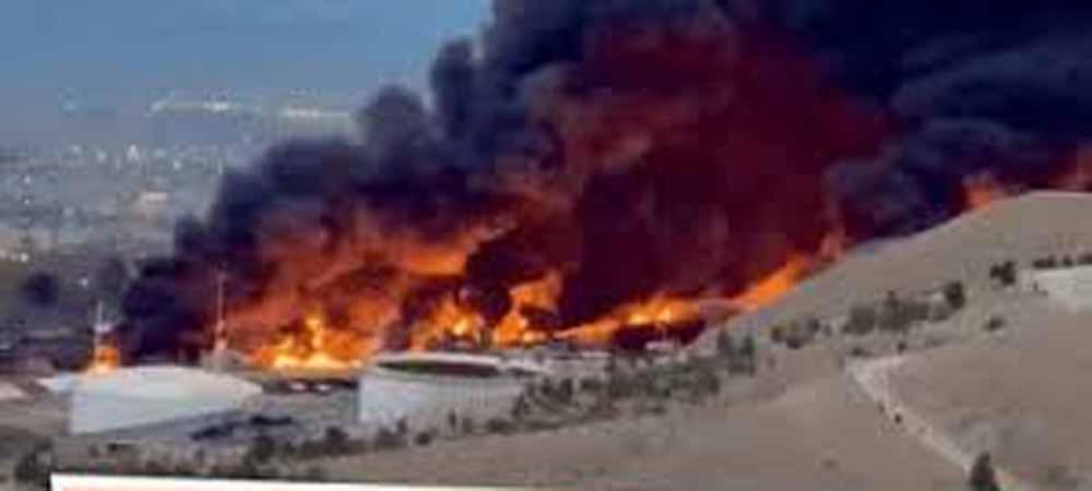 इजरायल का ईरान पर बड़ा हमला: तेहरान में फ्यूल डिपो पर एयरस्ट्राइक, जोरदार धमाकों से मचा हड़कंप इजरायल का ईरान पर बड़ा हमला: तेहरान में फ्यूल डिपो पर एयरस्ट्राइक, जोरदार धमाकों से मचा हड़कंप