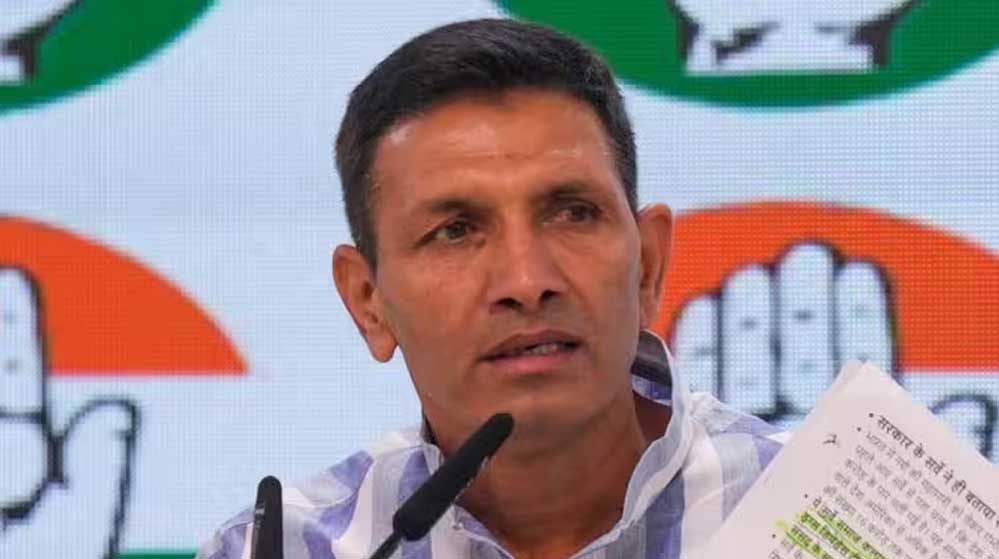 हरियाणा, ओडिशा और बिहार की घटनाओं से बढ़ी टेंशन! कांग्रेस को राज्यसभा में क्रॉस वोटिंग का डर, विधायकों की बाड़ेबंदी की तैयारी हरियाणा, ओडिशा और बिहार की घटनाओं से बढ़ी टेंशन! कांग्रेस को राज्यसभा में क्रॉस वोटिंग का डर, विधायकों की बाड़ेबंदी की तैयारी