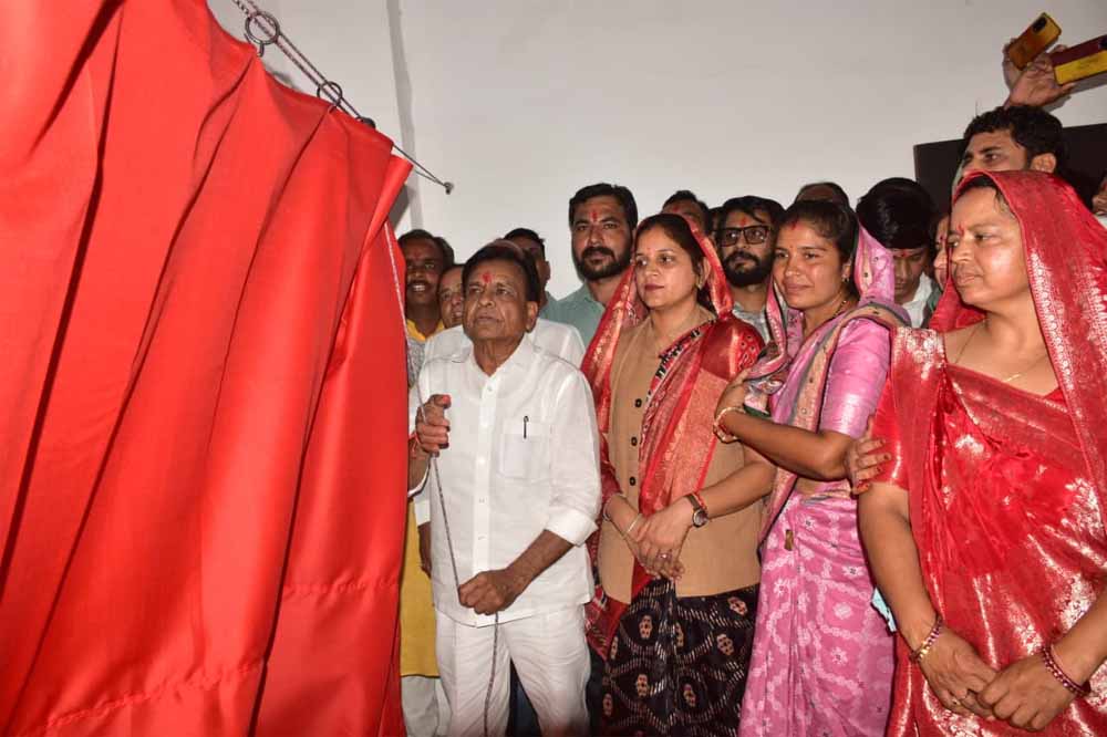 मांगलिक भवनों का निर्माण गुणवत्ता के साथ समय-सीमा में करें पूर्ण : उप मुख्यमंत्री देवड़ा मांगलिक भवनों का निर्माण गुणवत्ता के साथ समय-सीमा में करें पूर्ण : उप मुख्यमंत्री देवड़ा