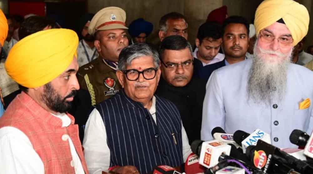 पंजाब विधानसभा बजट सत्र की शुरुआत: राज्यपाल गुलाब चंद कटारिया ने गिनाईं सरकार की उपलब्धियां, स्पीकर को दी अहम सलाह