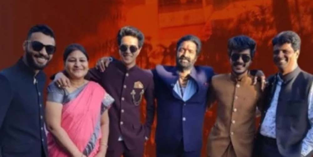 मौत का एहसास: इंदौर के मनोज ने पहले ही भांप लिया था अनहोनी, कुछ ही देर में 8 की दर्दनाक मौत मौत का एहसास: इंदौर के मनोज ने पहले ही भांप लिया था अनहोनी, कुछ ही देर में 8 की दर्दनाक मौत