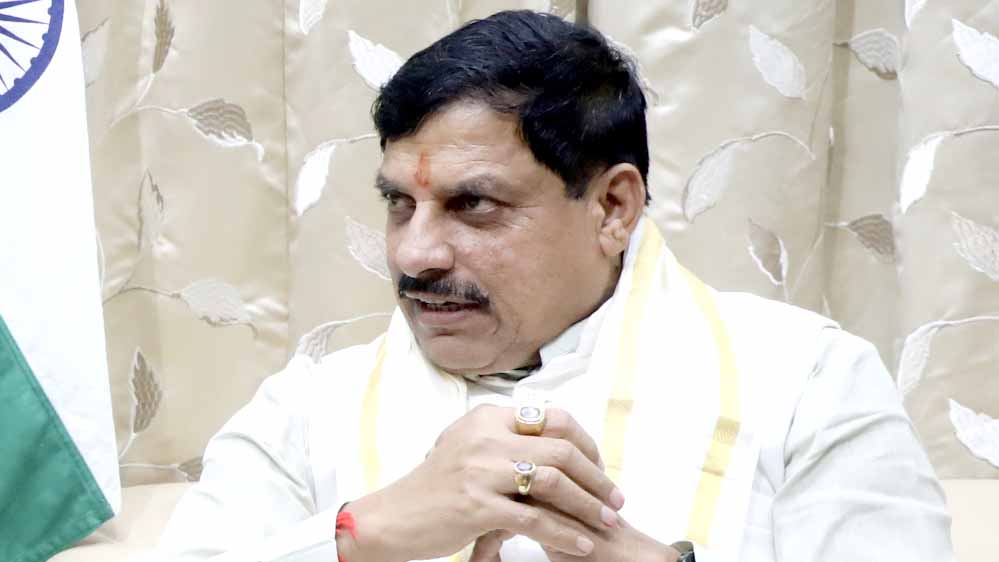 सीएम मोहन यादव की सख्ती का असर: जबलपुर हाई कोर्ट ने भ्रष्टाचार के आरोपी बैंक CEO की याचिका ठुकराई सीएम मोहन यादव की सख्ती का असर: जबलपुर हाई कोर्ट ने भ्रष्टाचार के आरोपी बैंक CEO की याचिका ठुकराई