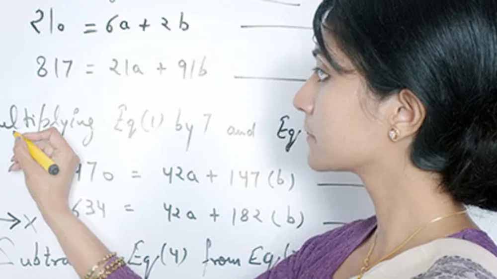 MP में टीचरों के लिए नया नियम: 2 साल में पास करनी होगी शिक्षक पात्रता परीक्षा, नहीं तो जाएगी नौकरी