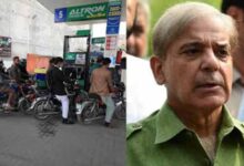 पाकिस्तान में पेट्रोल 335 रुपये प्रति लीटर, नोएडा में पंपों पर हाहाकार