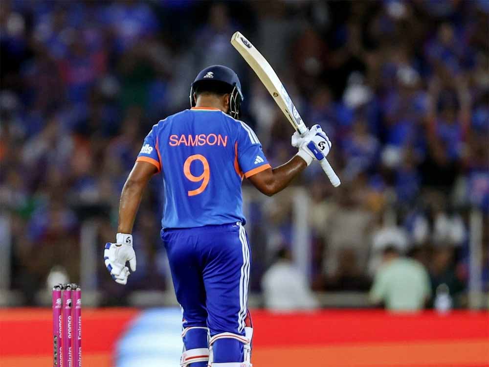 कंबैक किंग Sanju Samson: टीम से अंदर-बाहर होते रहे, अब बने टीम इंडिया के सुपरस्टार कंबैक किंग Sanju Samson: टीम से अंदर-बाहर होते रहे, अब बने टीम इंडिया के सुपरस्टार
