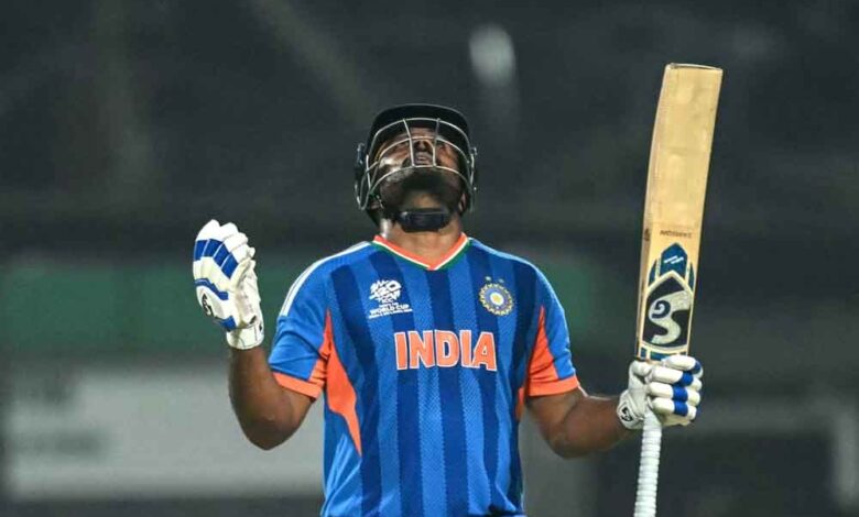 संजू की दमदार पारी से भारत पंहुचा सेमीफाइनल में , वेस्टइंडीज के खिलाफ ऐतिहासिक जीत संजू की दमदार पारी से भारत पंहुचा सेमीफाइनल में , वेस्टइंडीज के खिलाफ ऐतिहासिक जीत