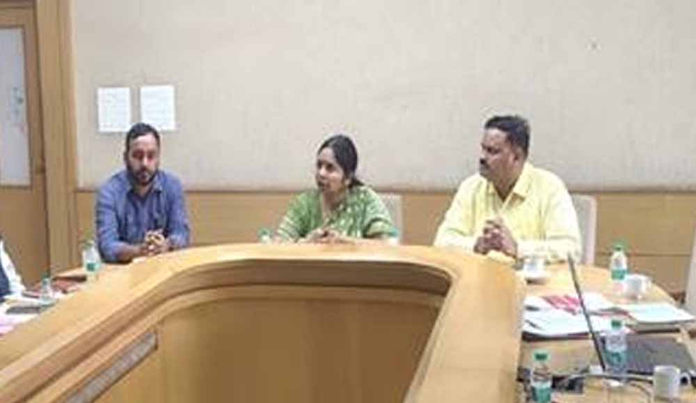 अपर मुख्य सचिव ने की पेट्रोलियम पदार्थों की उपलब्धता की समीक्षा