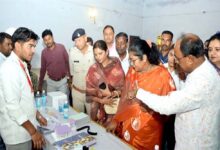 प्रभारी मंत्री उइके ने सरई में मल्टीस्पेशियलिटी मेगा स्वास्थ्य शिविर का किया अवलोकन