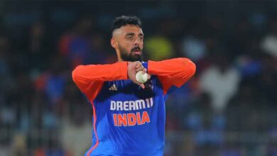 टी20 वर्ल्ड कप: वरुण चक्रवर्ती के पास नंबर वन बनने का मौका, इंग्लैंड के आदिल रशीद भी रेस में