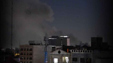 ईरान पर हमलों के खिलाफ पाकिस्तान में प्रदर्शन, रक्षा मंत्री ने जताई चिंता—‘जंग हमारे लिए खतरनाक’ ईरान पर हमलों के खिलाफ पाकिस्तान में प्रदर्शन, रक्षा मंत्री ने जताई चिंता—‘जंग हमारे लिए खतरनाक’