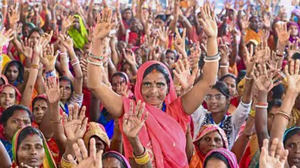 यूपी में बड़ा चुनावी बदलाव! 120 लोकसभा सीटें और 603 विधानसभा सीटें, महिला आरक्षण से बढ़ेगा दायरा यूपी में बड़ा चुनावी बदलाव! 120 लोकसभा सीटें और 603 विधानसभा सीटें, महिला आरक्षण से बढ़ेगा दायरा