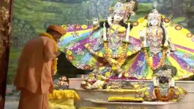 मथुरा पहुंचे CM योगी, श्रीकृष्ण जन्मभूमि में किए दर्शन; प्रदेश की खुशहाली के लिए की प्रार्थना