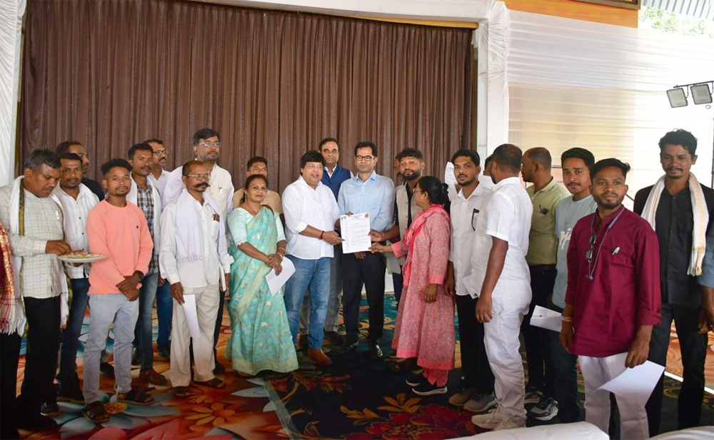 एनएमडीसी के शीर्ष नेतृत्व ने दंतेवाड़ा के पंचायत प्रमुखों से मुलाकात की, जल, बिजली और सड़कों पर कार्रवाई का दिलाया भरोसा