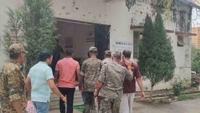 गुमला में नशे के सौदागरों पर पुलिस का सर्जिकल स्ट्राइक, होटलों और ढाबों से भारी मात्रा में अफीम-गांजा बरामद