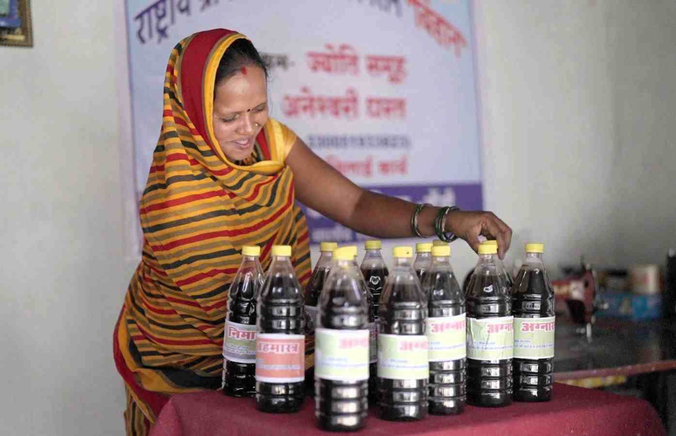 आत्मनिर्भरता की मिसाल: औराटोला बना बालोद का पहला लखपति दीदी ग्राम