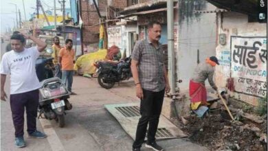 जामुल में विशेष सफाई अभियान का नपा अध्यक्ष ईश्वर सिंह ठाकुर ने छापामार शैली में किया निरीक्षण