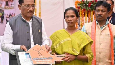 मुख्यमंत्री विष्णु देव साय ने पुनर्वास केंद्र का किया अवलोकन, पुनर्वासितों से किया आत्मीय संवाद