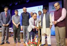 व्यक्तियों को रोजगार चाहने वाला बनने के बजाय रोजगार देने वाला बनाएं- केन्द्रीय मंत्री ओंराव