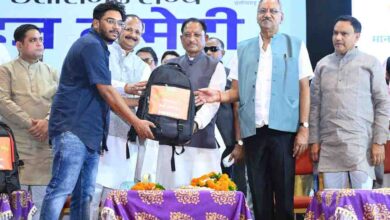 मुख्यमंत्री विष्णु देव साय ने हज यात्रियों को वितरित किया फर्स्ट एड किट: सफल हज यात्रा के लिए शुभकामना देकर यात्रियों का किया स्वागत