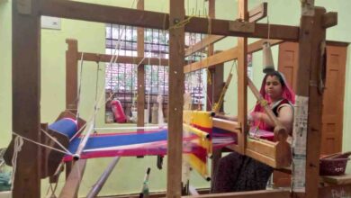 हाथ करघे से कमाई तक- ग्राम नारी की महिलाओं की सफलता का राज