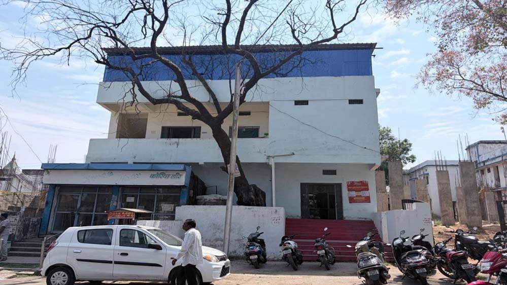 आदेश या मज़ाक? कलेक्टर के फरमान की खुली धज्जियां, सिस्टम पर उठे गंभीर सवाल आदेश या मज़ाक? कलेक्टर के फरमान की खुली धज्जियां, सिस्टम पर उठे गंभीर सवाल