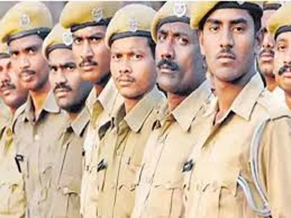 होमगार्ड भर्ती परीक्षा शुरू, 25 लाख अभ्यर्थी होंगे शामिल, पुलिस अलर्ट होमगार्ड भर्ती परीक्षा शुरू, 25 लाख अभ्यर्थी होंगे शामिल, पुलिस अलर्ट