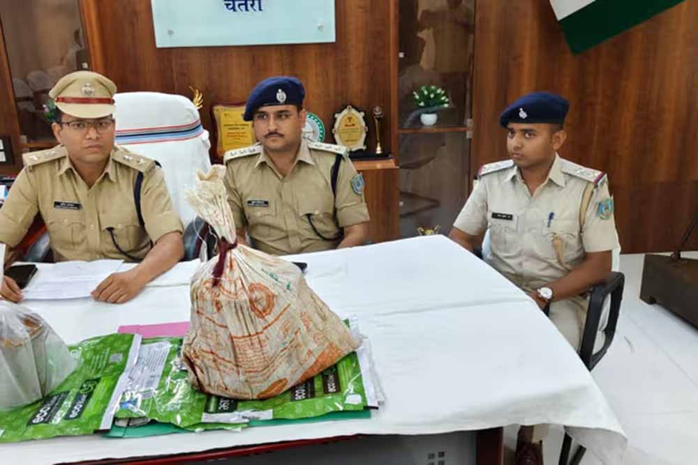 चतरा में पुलिस की बड़ी कार्रवाई, करोड़ों की अफीम और डोडा बरामद