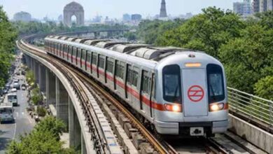 दिल्ली मेट्रो में सिग्नल फेल, हौज खास- बोटैनिकल गार्डन ट्रेन 129 मिनट से रुकी