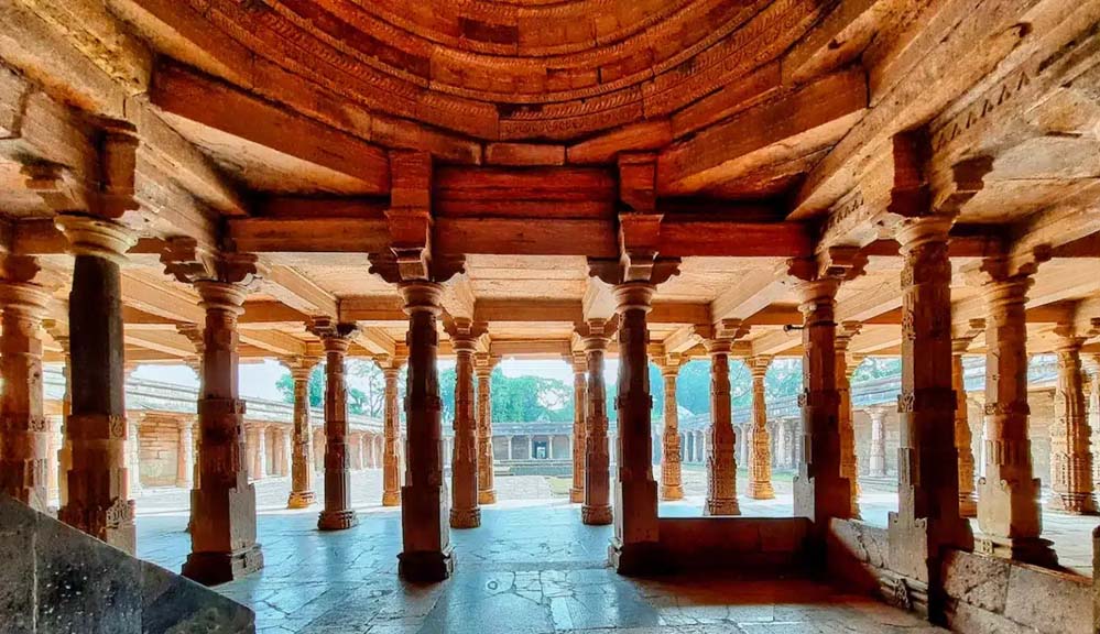 धार भोजशाला मंदिर या मस्जिद? हाईकोर्ट में सामने आया बड़ा सबूत, हिंदुओं को 24 घंटे पूजा का हक धार भोजशाला मंदिर या मस्जिद? हाईकोर्ट में सामने आया बड़ा सबूत, हिंदुओं को 24 घंटे पूजा का हक