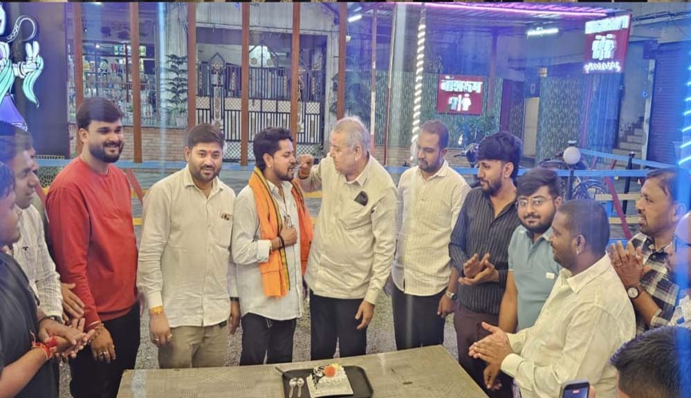 छत्तीसगढ़ के उत्कृष्ट विधायक डॉ धर्मजीत सिंह के नेतृत्व में मनाया गया जिला उपाध्यक्ष निलेश ठाकुर का जन्मदिवस छत्तीसगढ़ के उत्कृष्ट विधायक डॉ धर्मजीत सिंह के नेतृत्व में मनाया गया जिला उपाध्यक्ष निलेश ठाकुर का जन्मदिवस