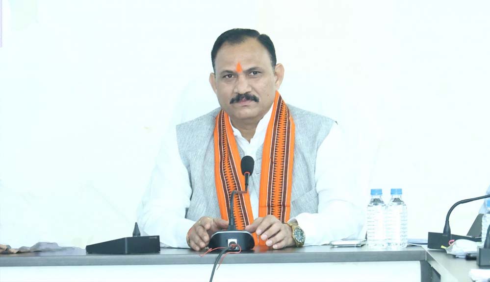 रायपुर : स्वास्थ्य सेवाओं की गुणवत्ता सुधार पर जोर, राज्य स्तरीय समीक्षा बैठक में अहम निर्देश