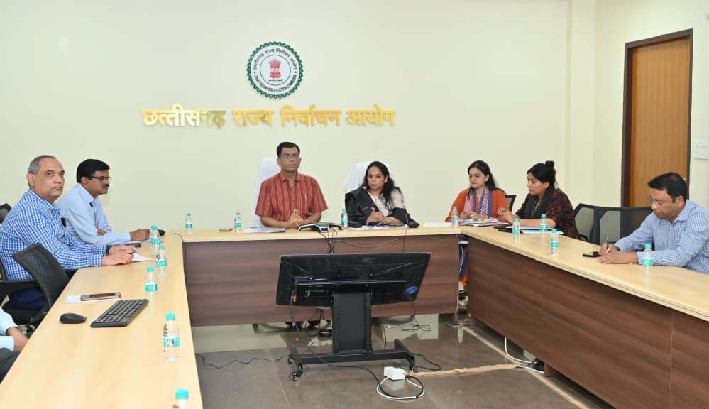 रायपुर : आगामी मई -जून माह में संभावित स्थानीय निकायो के आम/उप चुनाव के दृष्टिगत मतदाता सूची पुनरीक्षण की तैयारियां तेज रायपुर : आगामी मई -जून माह में संभावित स्थानीय निकायो के आम/उप चुनाव के दृष्टिगत मतदाता सूची पुनरीक्षण की तैयारियां तेज