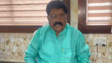 रांची, मंत्री योगेंद्र प्रसाद का नेपाल हाउस में औचक निरीक्षण और दफ्तर में मचा हड़कंप रांची, मंत्री योगेंद्र प्रसाद का नेपाल हाउस में औचक निरीक्षण और दफ्तर में मचा हड़कंप